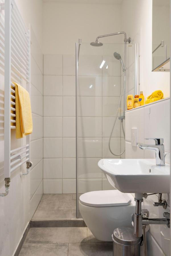 J.hl Ku'damm Style +a/c +rain-shower+u-station Appartement *